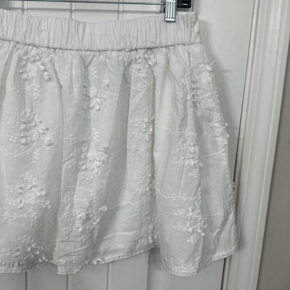 Cottagecore white corset waist embroidered floral appliqué mini skirt. L - Picture 6 of 8